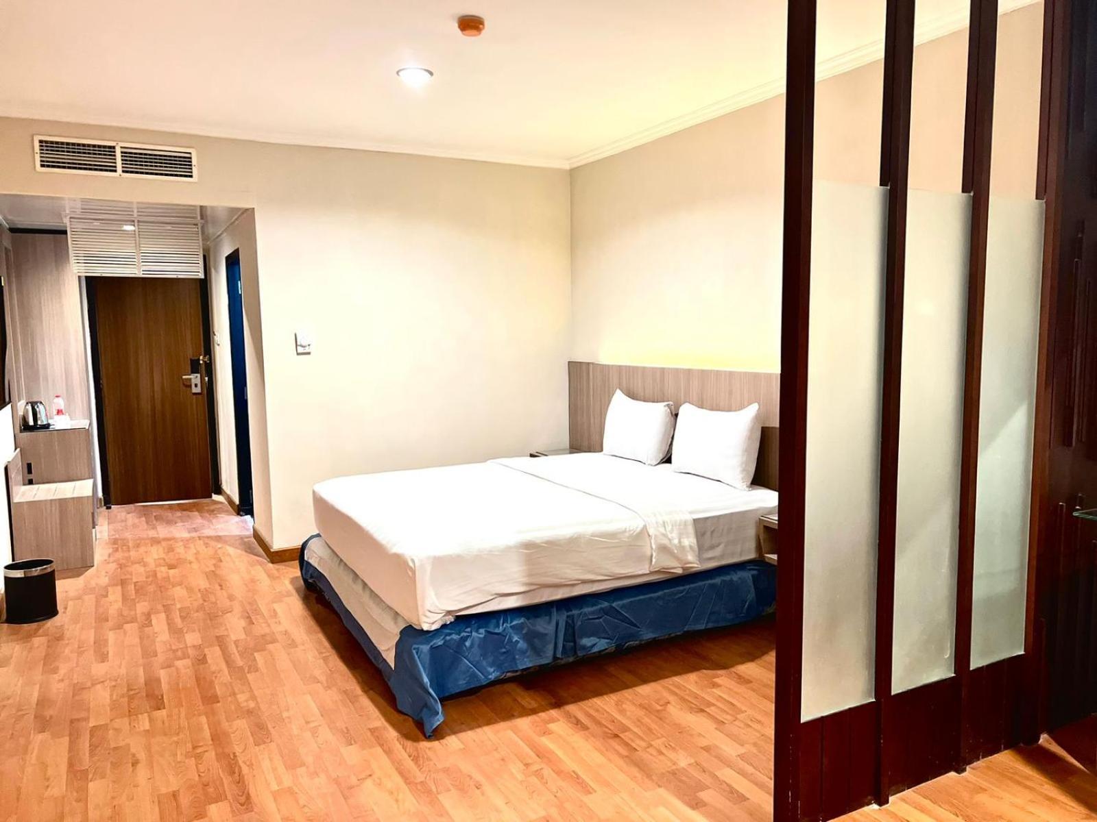 Royal Asia Hotel パレンバン エクステリア 写真